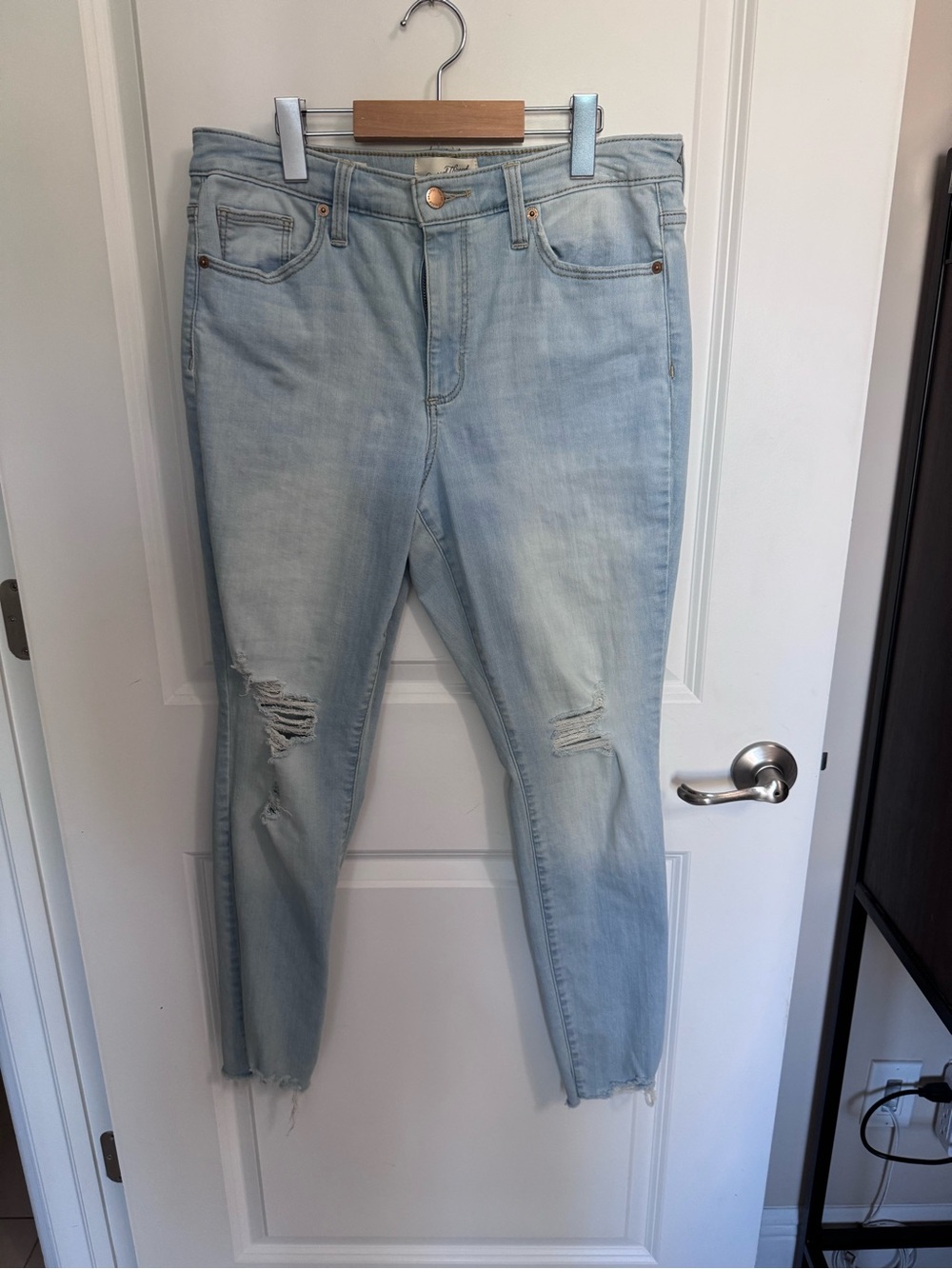 Universal Thread Light Blue Distressed Crop Jeans